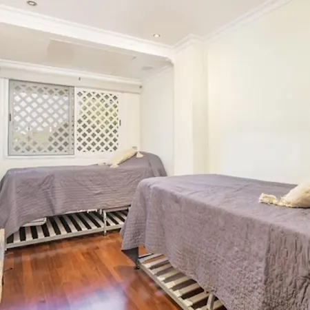 Apartment 3 Bed Embrujo De Banus, 4 Min Walk To Beach! *