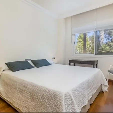 Apartment 3 Bed Embrujo De Banus, 4 Min Walk To Beach! Marbella